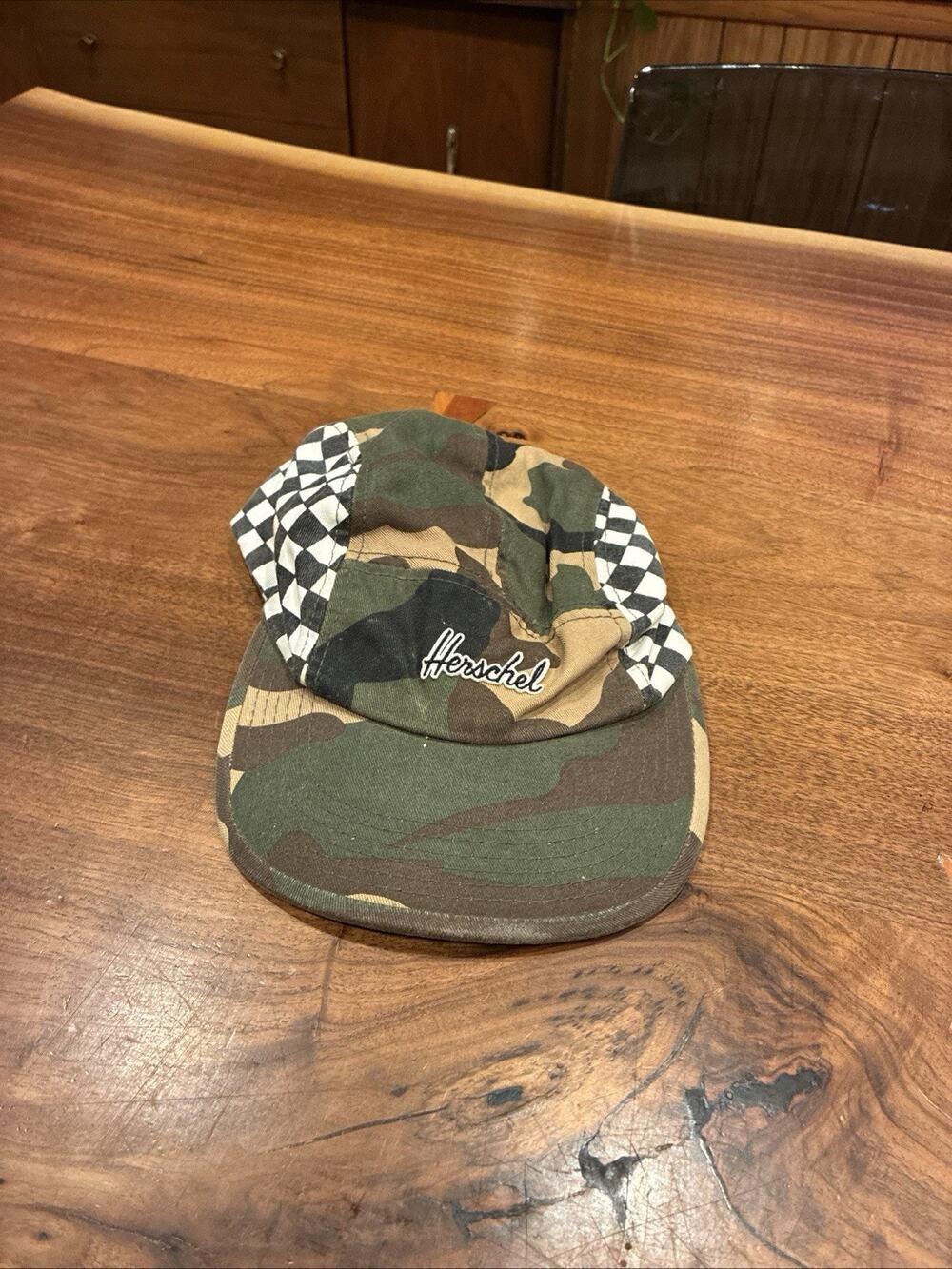 HERSCHEL SUPPLY COMPANY Hat 5 Panel Camo & Racer Clipback Cap Hat EUC